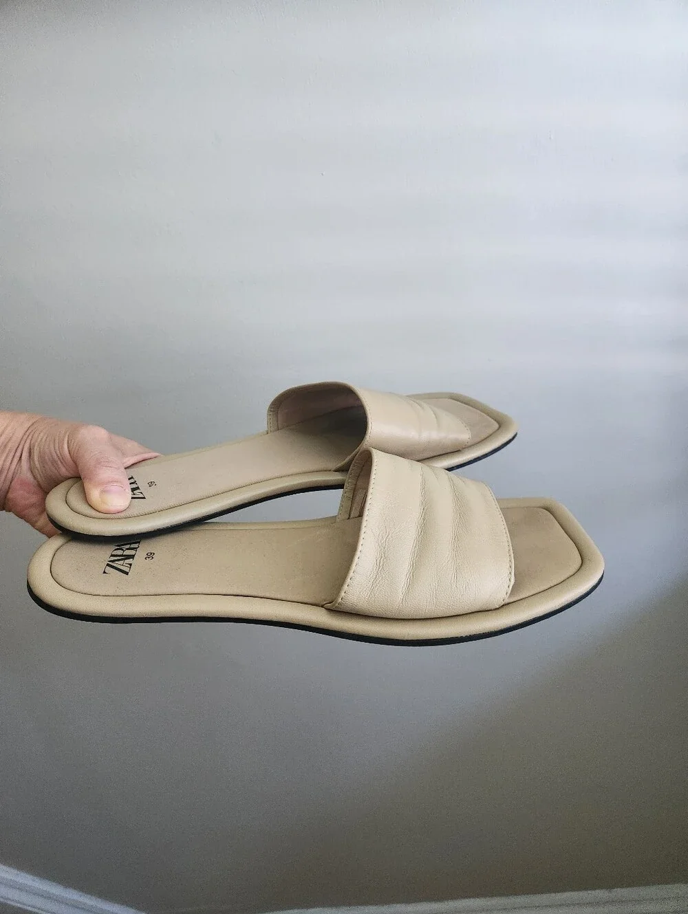 Zara Minimalist Tan Leather Slide Sandals - Picture 5 of 5